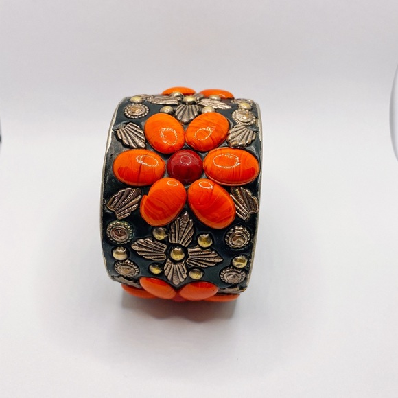 Wide metal bangle with orange red stones- floral - Picture 3 of 3